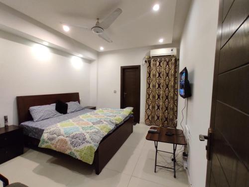 Postel nebo postele na pokoji v ubytování Spacious private ,Family 1BR Apt/Netflix/wifi/