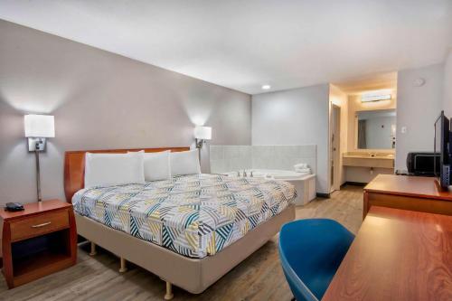 Katil atau katil-katil dalam bilik di Motel 6-Abbeville, LA