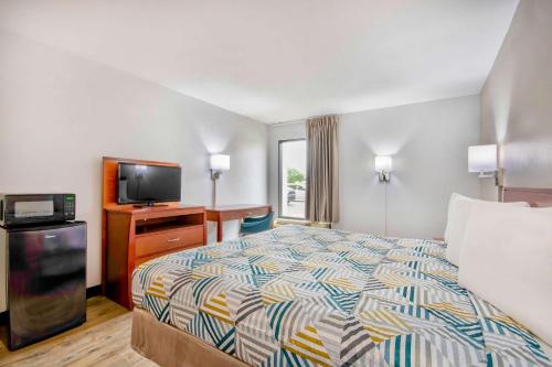 Katil atau katil-katil dalam bilik di Motel 6-Abbeville, LA