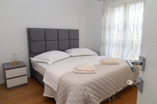 Apartments with parking space Podstrana, Split - 20678