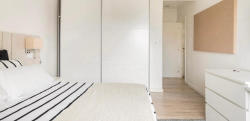 Een bed of bedden in een kamer bij Quarto WC Privativo em apartamento partilhado por outros hóspedes