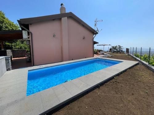 Country house with sea view and private pool in Sant"Alfio
