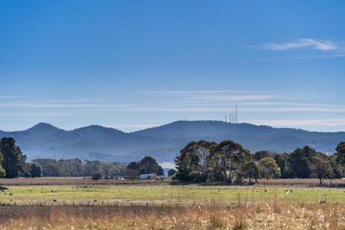 Gallery image of Glenowrie Cottage - 1 King 2 Singles - Near Cadia in Millthorpe