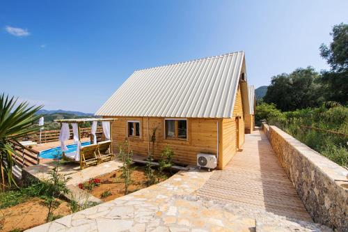 Πισίνα στο ή κοντά στο Romantic Tree House