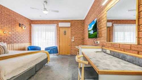 Μια τηλεόραση ή/και κέντρο ψυχαγωγίας στο Golden River Motor Inn