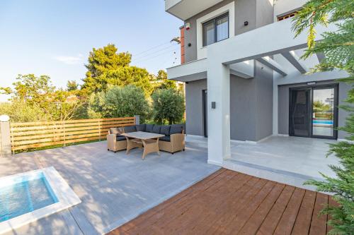 Kolam renang di atau dekat dengan Assos Luxury Villas