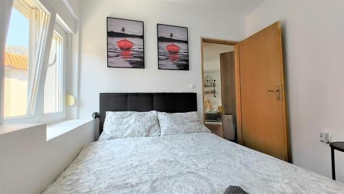 Aryjina kuća, duplex with terrace offering sea and mountain views