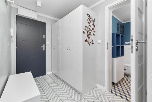 Koupelna v ubytování Kotlarska Market Square Apartment with Airconditioning by Noclegi Renters