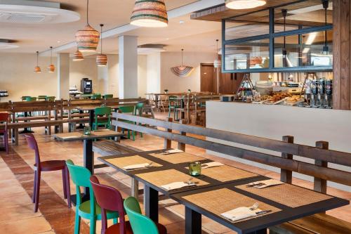 Εστιατόριο ή άλλο μέρος για φαγητό στο INNSiDE by Meliá Wave Calviá