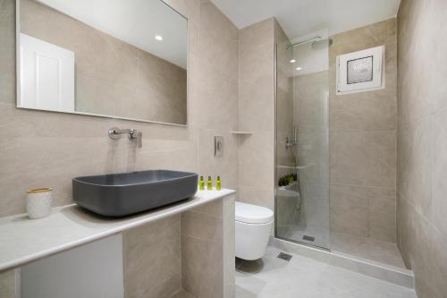 Kúpeľňa v ubytovaní Oniropetra Apartments Mykonos