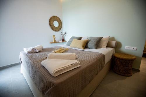 Gallery image of Trizonia Mare Suites in Trizonía