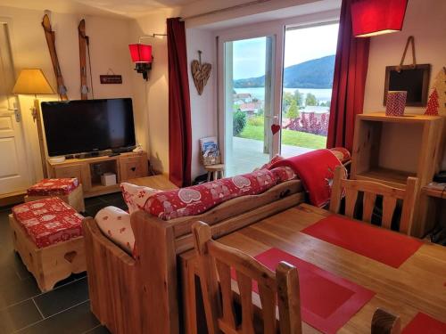 Appartement cosy - grande terrasse pleine vue lac