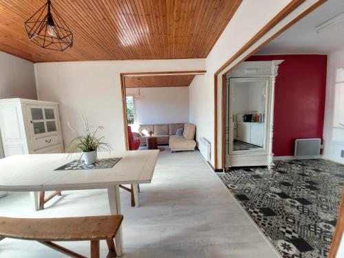 Et opholdsområde på Maison de vacances en village Ostréicole 3 Étoiles