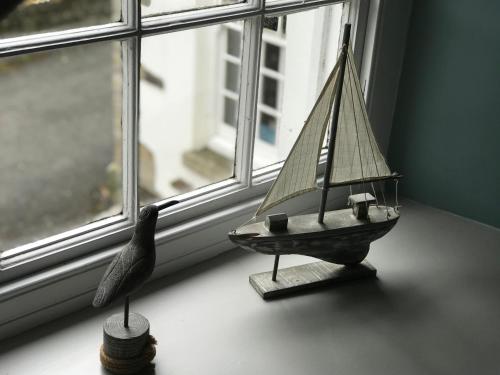 Fotografie z fotogalerie ubytování The Cornish Peak Beautiful Apartment In Grade 2 Listed Building In Cornwall By StayStaycations v destinaci Camelford
