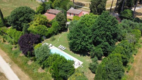 Blick auf Green Escape Guesthouse with Pool in Villa aus der Vogelperspektive