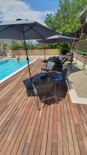 Apartment in Kastel Luksic with balcony, air conditioning, W-LAN, washing machine 5107-1