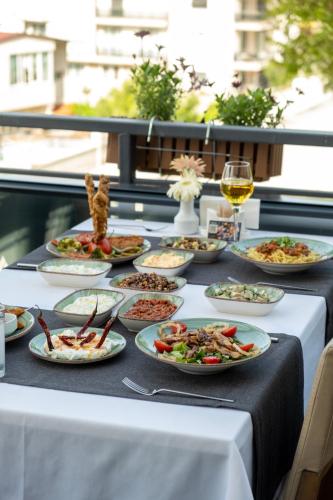 Makanan di atau berdekatan hotel