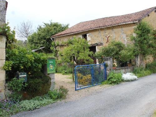 Gîte Milhac-de-Nontron, 3 pièces, 5 personnes - FR-1-616-55