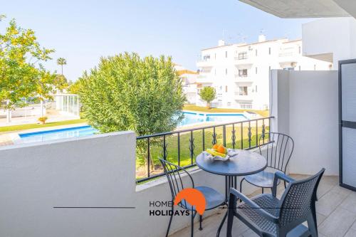 #112 Oura Apartment Pool & Nightlife