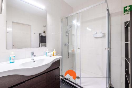 #112 Oura Apartment Pool & Nightlife