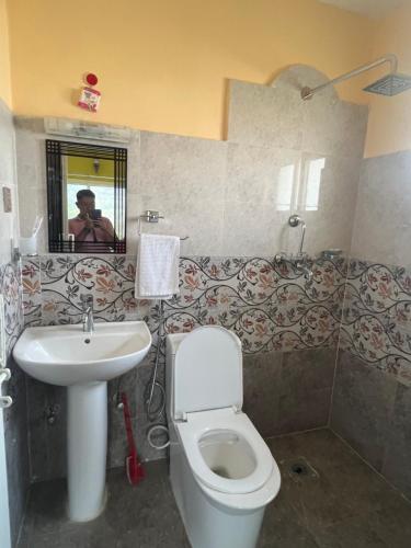 Un baño de Hotel Village View Nagarkot