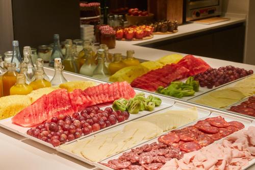 Makanan di atau berdekatan hotel