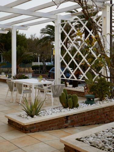 Ein Garten an der Unterkunft Hotel Mandetta - Adults Only