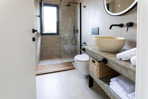 Ванная комната в Phos & Physis Luxury Villa