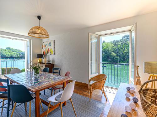 Balkón alebo terasa v ubytovaní Holiday Home Glann Aven by Interhome