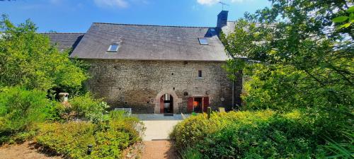 Vonkajšia záhrada v ubytovaní Chambres d'hôtes Domaine La Touche