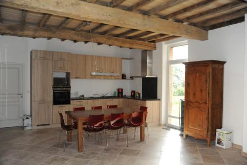 Photo de la galerie de l'établissement Gite classé quatre étoiles dans les dépendances du chateau de Manau, à Beaumont-de-Lomagne