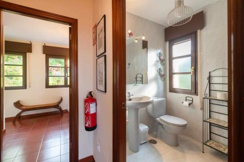 Ένα μπάνιο στο Villa Locus Amoenus