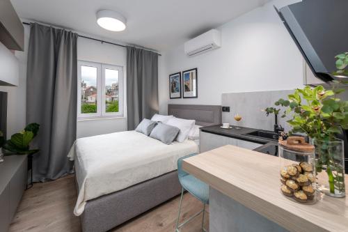 Time Off Studio Apartment (b)