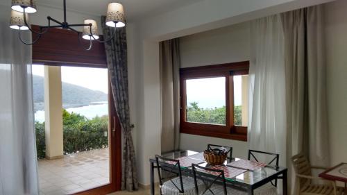 Φωτογραφία από το άλμπουμ του Tholos Bay Suites στο Καβούσι