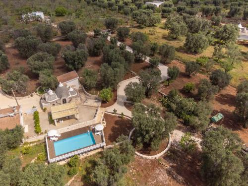 Gallery image of Trullo Quattro Carrini con piscina in Ceglie Messapica