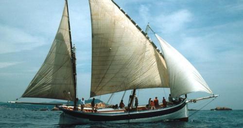 a group of people on a sail boat in the water at Casa Mediterránia de Palamós amb piscina privada in Palamós