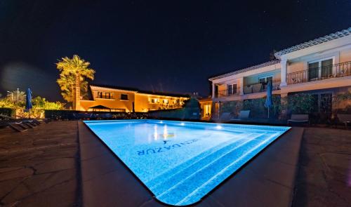 Πισίνα στο ή κοντά στο Hotel Brin d'Azur - Saint Tropez