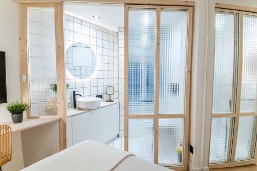 Bathroom sa Jolie chambre 2 pers Foch-Parc Tête d'Or