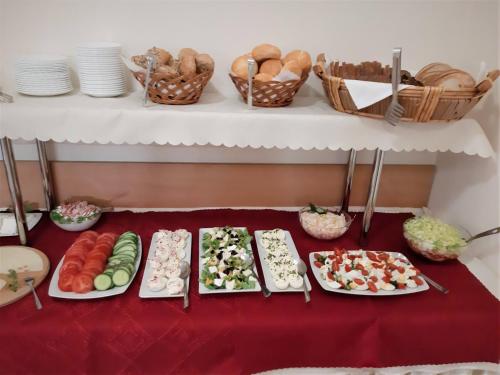 Jídlo v penzionu nebo okolí