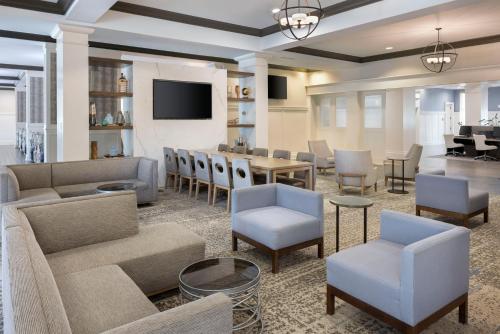Ruang duduk di Sheraton Jacksonville Hotel