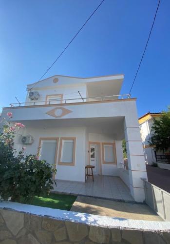 The building in which a panziókat is located