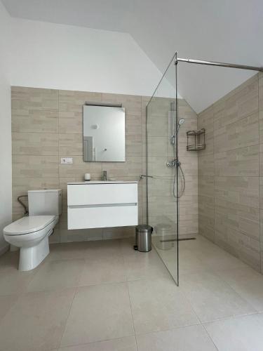 Ванная комната в Dendro Apartment-Free parking