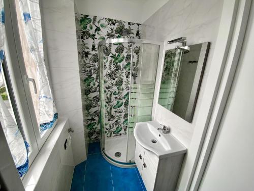 Phòng tắm tại Accogliente appartamento
