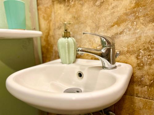 Koupelna v ubytování MCC Suites Valletta