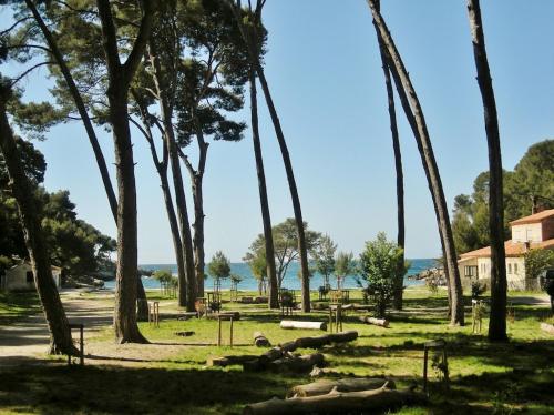 BANDOL-MAISON LA BIENVENUE 9MN A PIED MER-CALANQUE PORT D'ALON-GRAND JARDIN+FIBRE WIFI