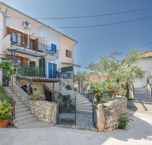 Apartmen PLUS u centru blizu plaže