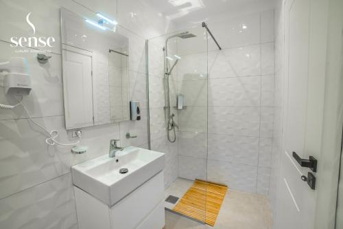 Gallery image of Sense Luxury Apartments in Velipojë