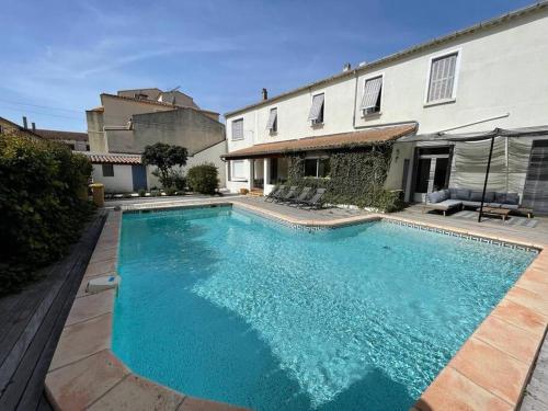 Swimmingpoolen hos eller tæt på Mas en cœur de ville