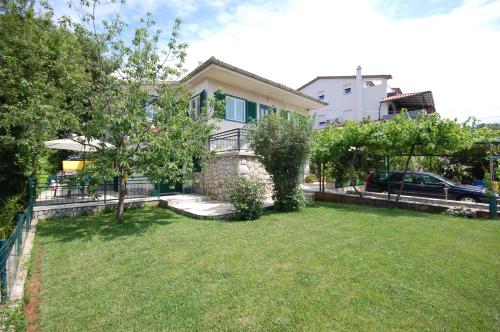 Apartments by the sea Njivice, Krk - 21323