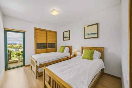 Penthouse Escape with Large Terrace, Pool & Garden